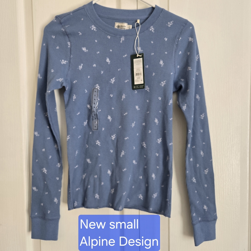 Alpine Design Blue Floral Long Sleeve Top